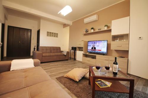 Large 3BR Eur Apartment - image 3