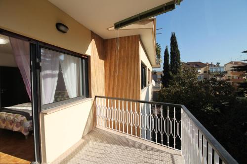 Large 3BR Eur Apartment - image 10