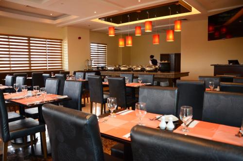 Hotel Monticello Tagaytay - 레스토랑