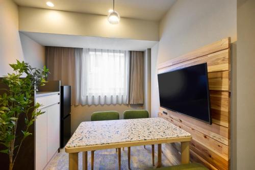 room detail thumbnail 1