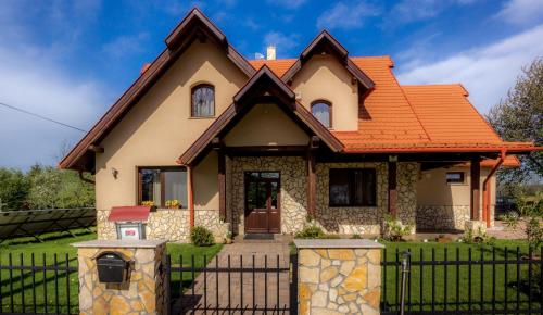  Bakonyi Mesekastély in Olaszfalu