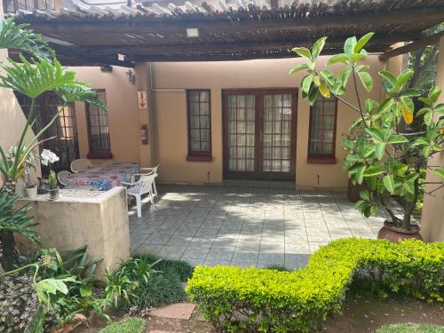 Lalakamnandi Guesthouse - image 5