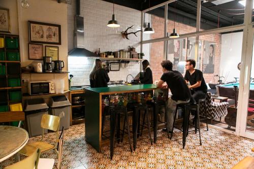 Pars Tailor's Hostel – Barcelona, NJ