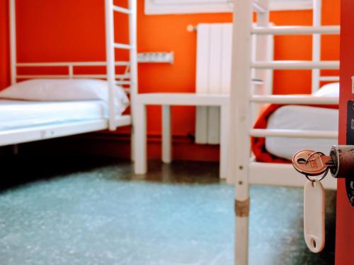 Bed in 6-Bed Mixed Dormitory Room room in Feetup Home Backpackers Valencia