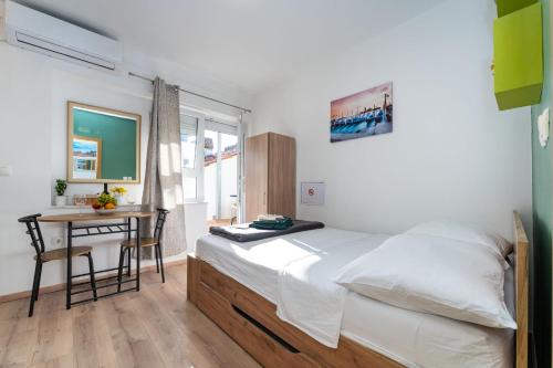 Studio and 2 rooms Zadar City Walls 5