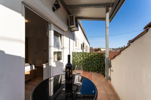 Studio and 2 rooms Zadar City Walls 3