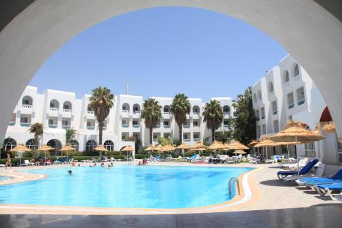 Swimming pool, Hotel Menara in Hammamet