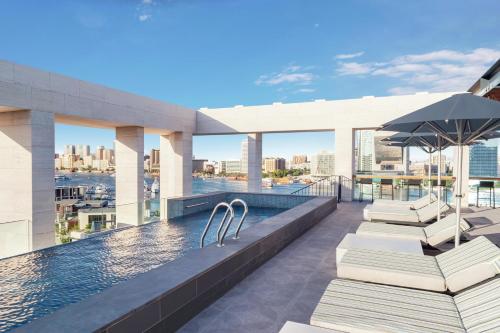 Canopy by Hilton Dubai Al Seef – khách sạn tại Bur Dubai