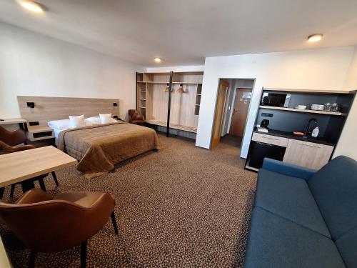 . Hotel Avion