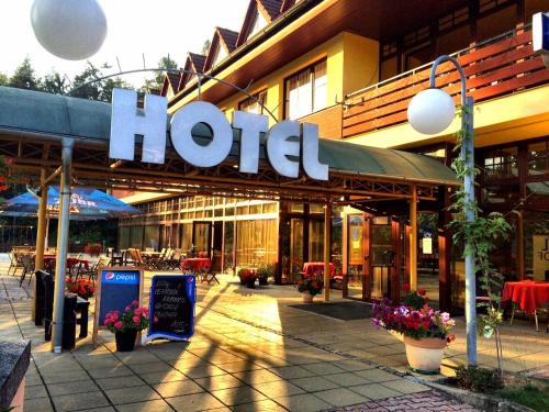 Bejárat, Hotel Annahof in Lesni Hluboke