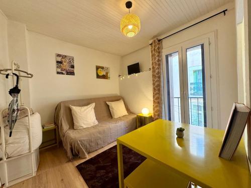 Cosy studio centre de Béziers proche des transports avec climatisation