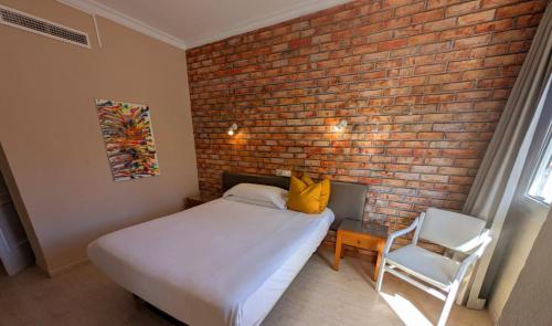 1 queen bed