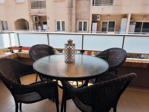 Torrevieja 2 BR and Parking - image 4