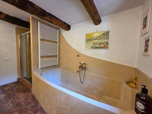 Vannas istaba, Il Casale di San Jacopo con Piscina Privata in Localita Goraiolo