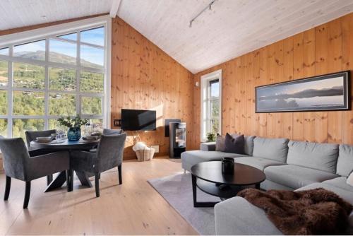 Stranda Fjellgrend, 2 bedrooms and loft 96B – khách sạn tại Stranda