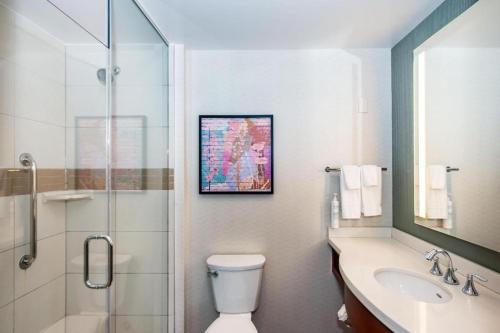 Hilton Garden Inn Alexandria Old Town National Harbor - image 41