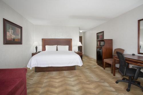 Hampton Inn Siloam Springs - image 34