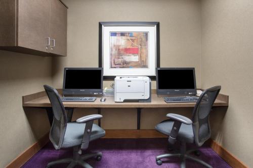 Hampton Inn Siloam Springs - image 31