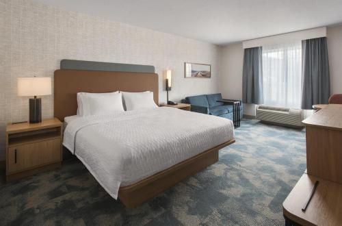 Hampton Inn & Suites Greenfield - image 21