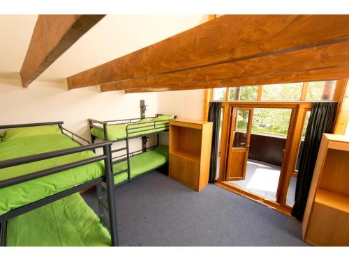 Dormitory Room (6 Adults)