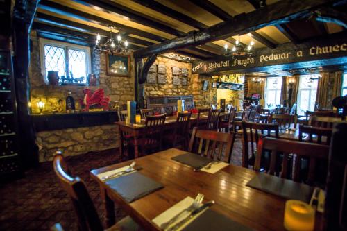 83828941 The Black Boy Inn