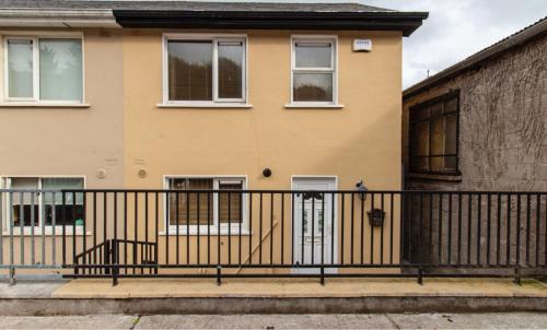 Exterior view, Cosy Cork Hideaway within walking distance to center in Shandon