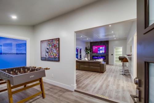 NEW! Great Escape 3 w/ Views, Hot Tub, Games, Safari Tent, Golf in San Diego, USA
