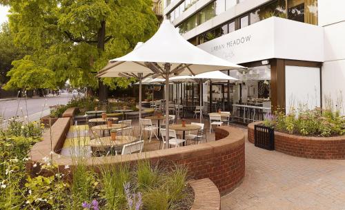 Restaurant, DoubleTree by Hilton London - Hyde Park near Retro Woman