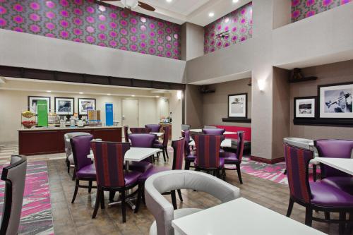Hampton Inn & Suites Oakland Airport-Alameda - image 33