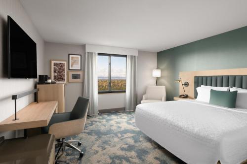 Hampton Inn & Suites Oakland Airport-Alameda - image 32