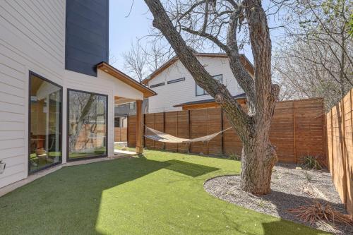 Chic Austin House with Spacious Backyard and Hammock in Austin, USA
