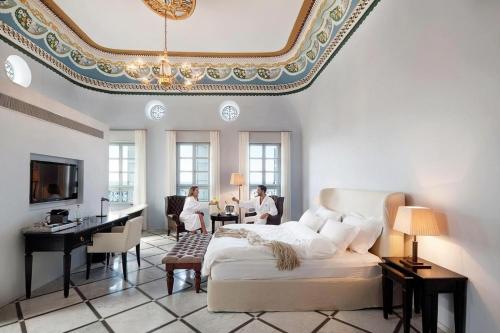 Krevet, The Efendi Hotel in Acre