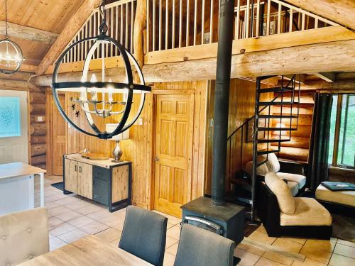 Létesítmények, Le Rondin, Chalet en bois rond avec spa in Saint-Gabriel-de-Valcartier (QC)