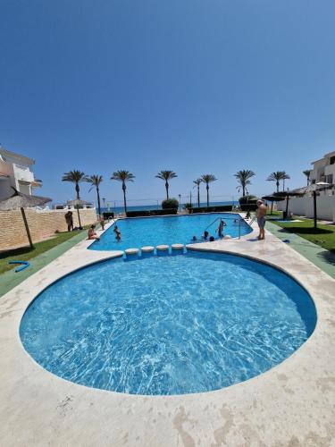 Seafront Chalet Muchavista direct beach access gîte à louer el Campello