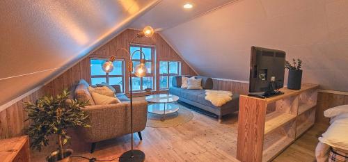 Fjordside Boathouse Hardanger in Страндебарм