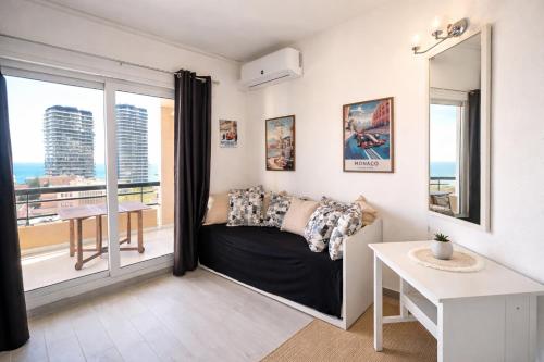 T2 balcony with barbecue, Tennis MC