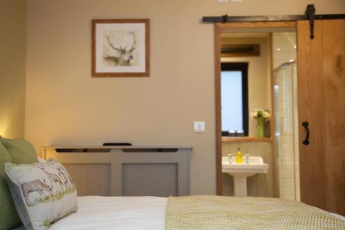 The Plough Inn Room Type - Deluxe King Suite