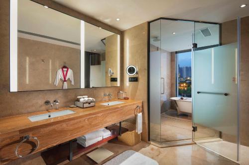 DoubleTree by Hilton Hotel Guangzhou - Science City Room Type - Junior Suite - Lounge Access 