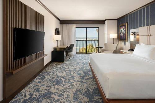 Hilton Dallas/Rockwall Lakefront Room Type - King Room with Resort View