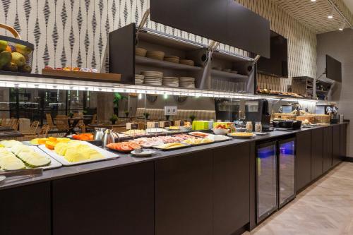 طعام و مشروبات, THE APARTMENT by assethoteles in توريخون دي أردوث