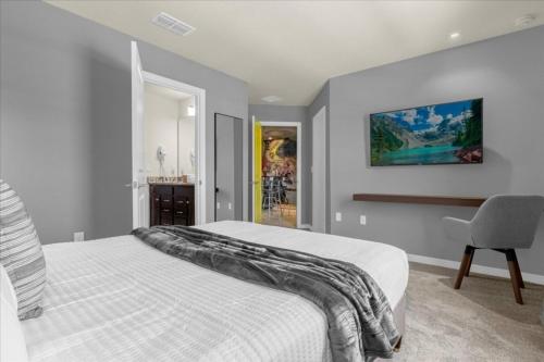 10 Bedrooms 8 Bathrooms Windsor Island 4141LA home - image 5