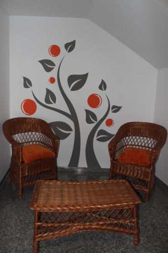 Hotel Los Naranjos - image 2