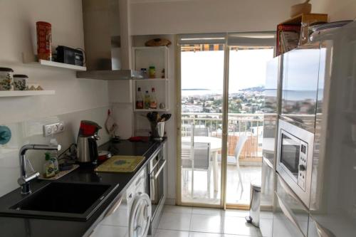 Lovely 48 m2 appt with sea view and swimming pool in Laval