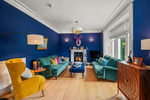 Rosebank House - 12 Guests, 6 Ensuite Bedrooms, EV point, Games Rooms, Wood Burner, Pet Friendly! – khách sạn tại Rattray