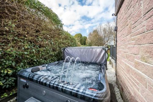 Gilmore House - 5 Bedroom Victorian Home with Hot Tub in 布萊爾高里市中心