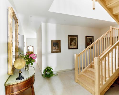 Entrance, Chateau de la Piscine - Appartements dans le Mas au coeur d'un grand parc arbore in Les Cevennes