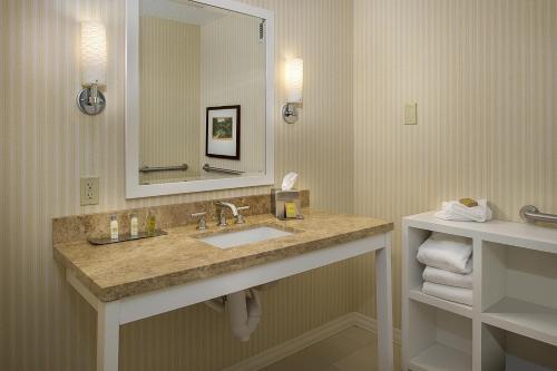 DoubleTree by Hilton Collinsville/St.Louis - image 41
