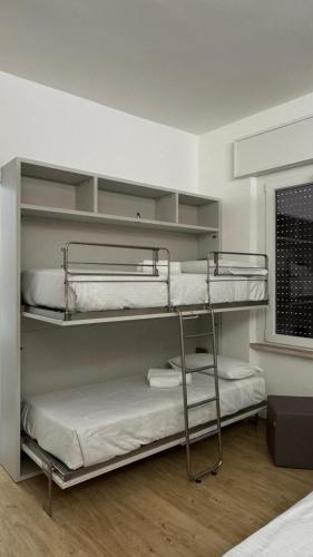 Dreaming Piazza Erbe Rooms - image 20