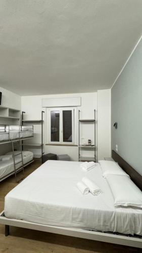 Dreaming Piazza Erbe Rooms - image 21