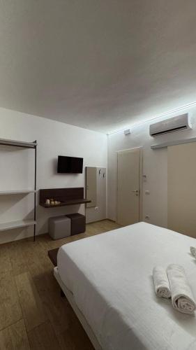 Dreaming Piazza Erbe Rooms - image 26